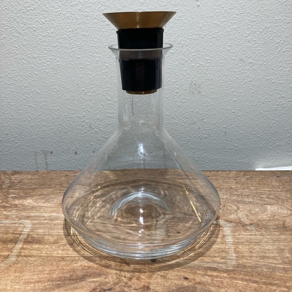 RBT Glass Wine-Whiskey Decanter With Brass Stopper - Picture 4 of 4